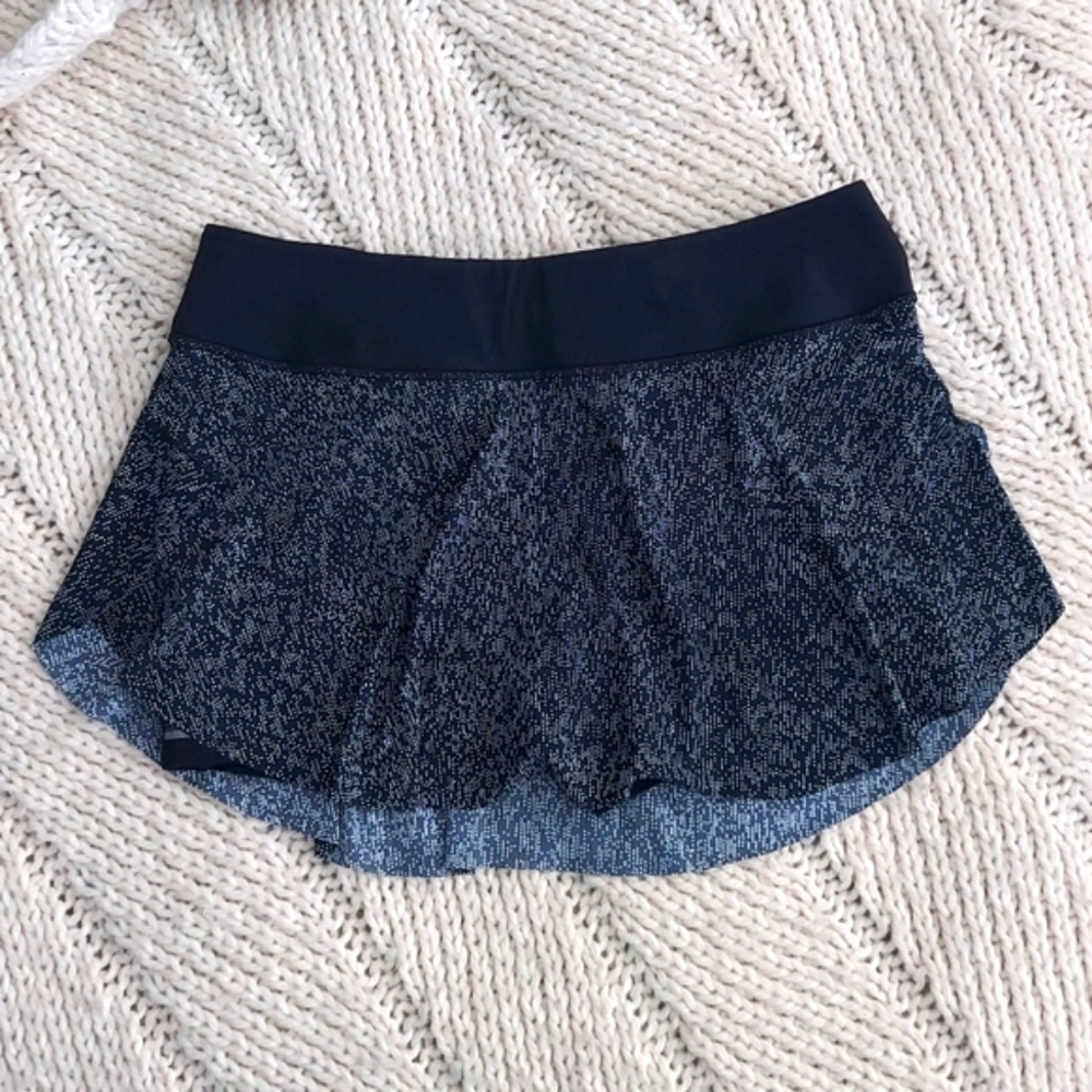 LULULEMON Quick Pace Skirt 13" - Soundwave White & Black